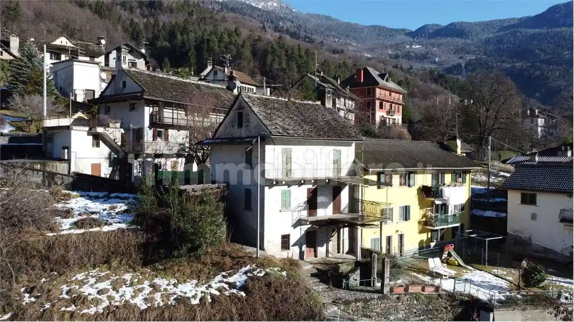 Casa indipendente in vendita a Varzo