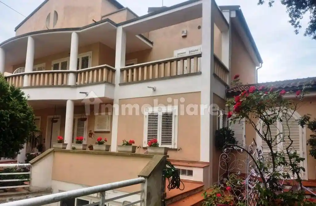 Villa in vendita a Livorno