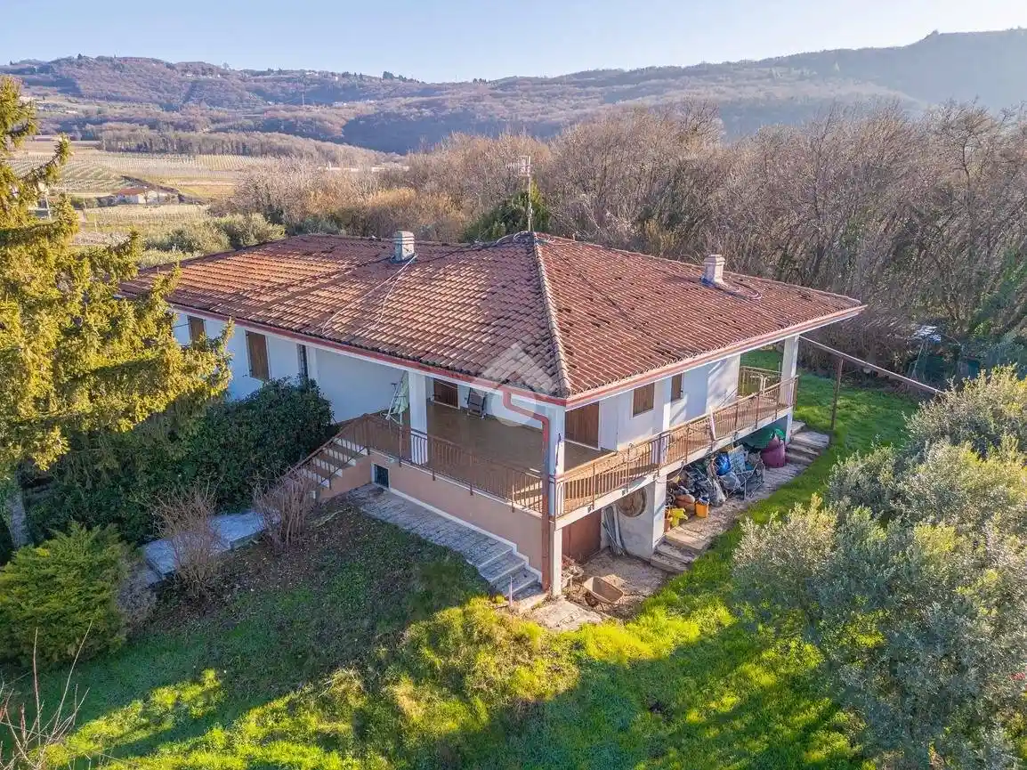 Casa indipendente in vendita a Negrar di Valpolicella