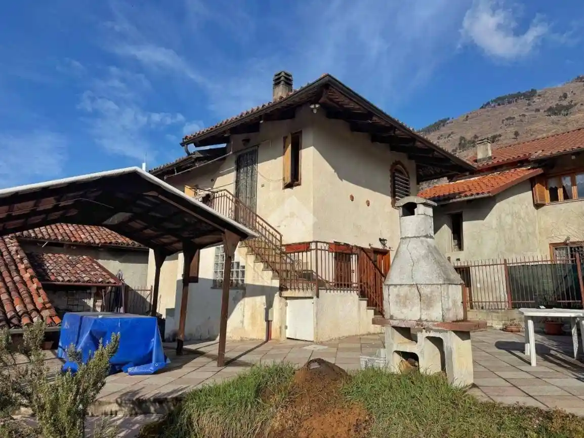 Casa indipendente in vendita a Val della Torre