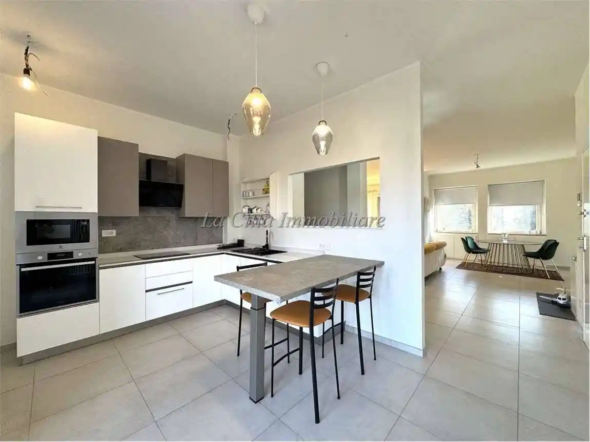 Appartamento in vendita a Novara