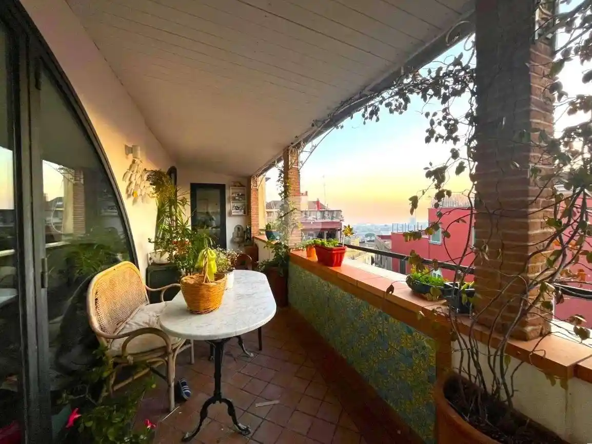 Appartamento in vendita a Napoli