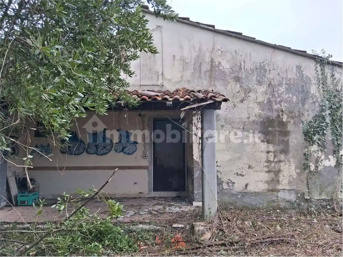 Casa indipendente in vendita a Luni