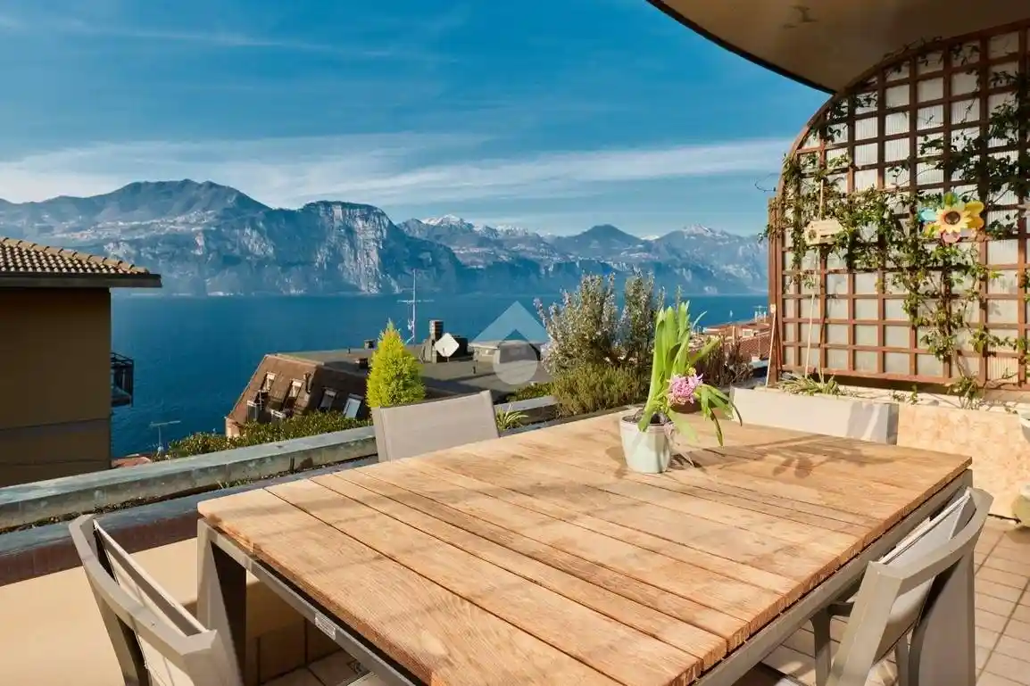 Appartamento in vendita a Brenzone sul Garda