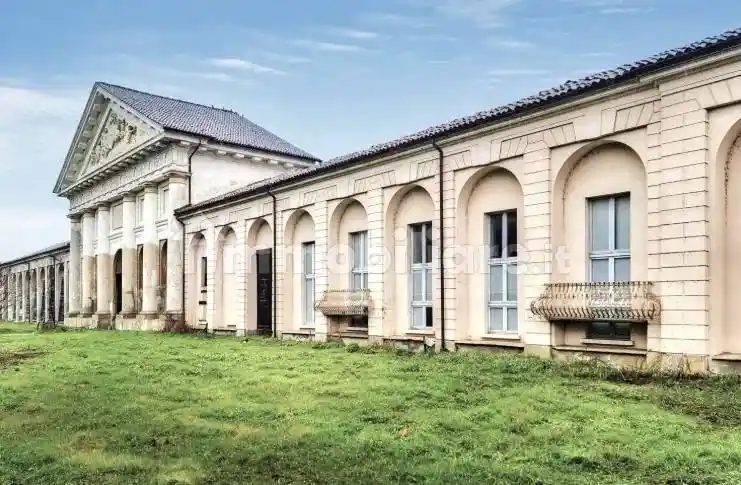 Palazzo - Stabile in vendita a Belgioioso