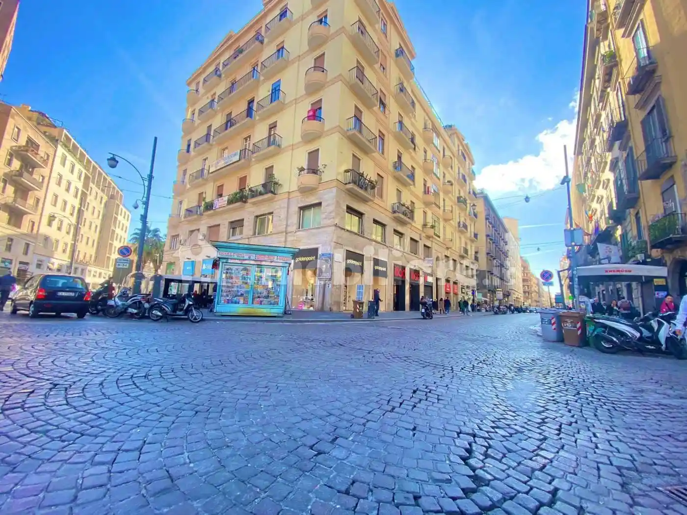 Appartamento in vendita a Napoli