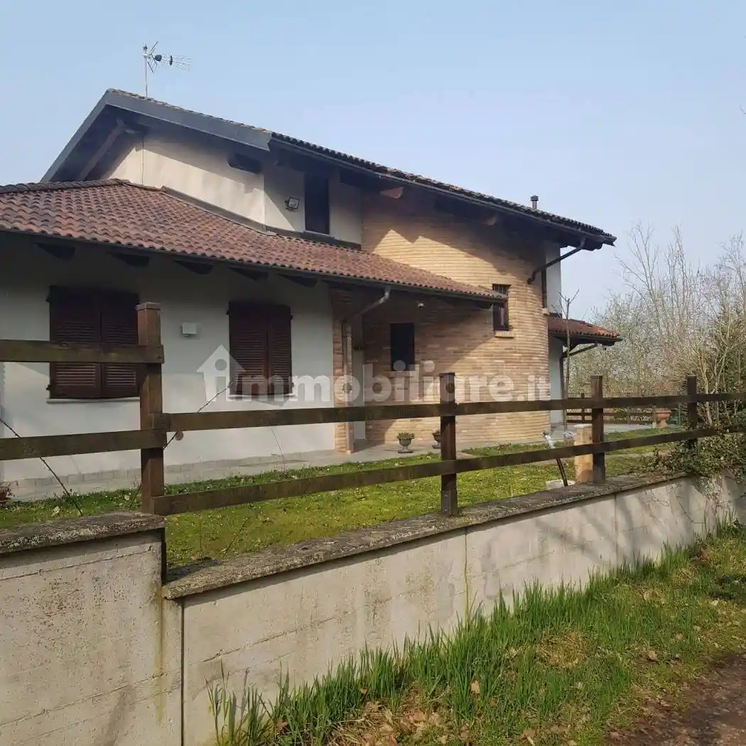 Villa in vendita a Bra