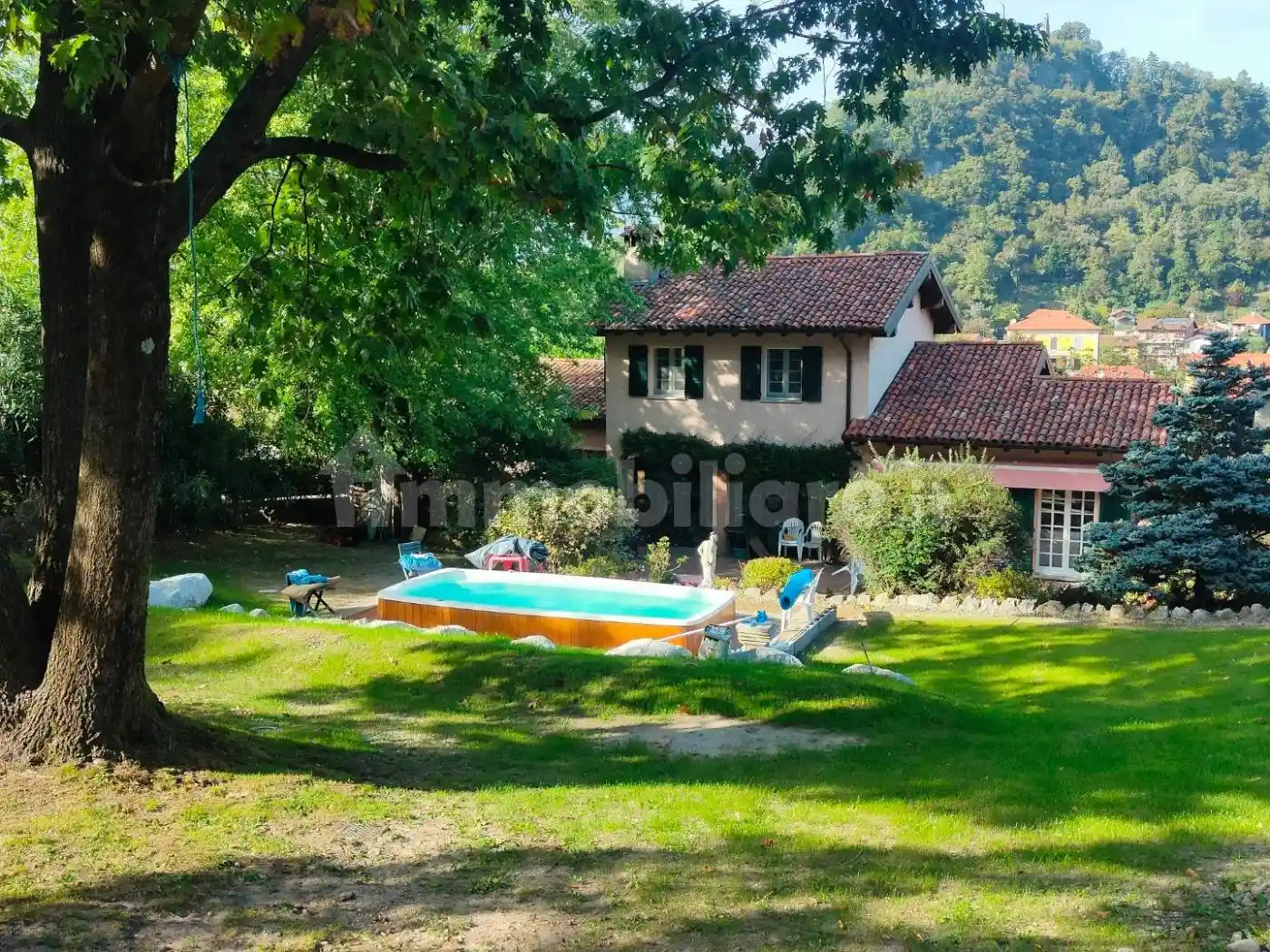 Villa in vendita a Castelveccana