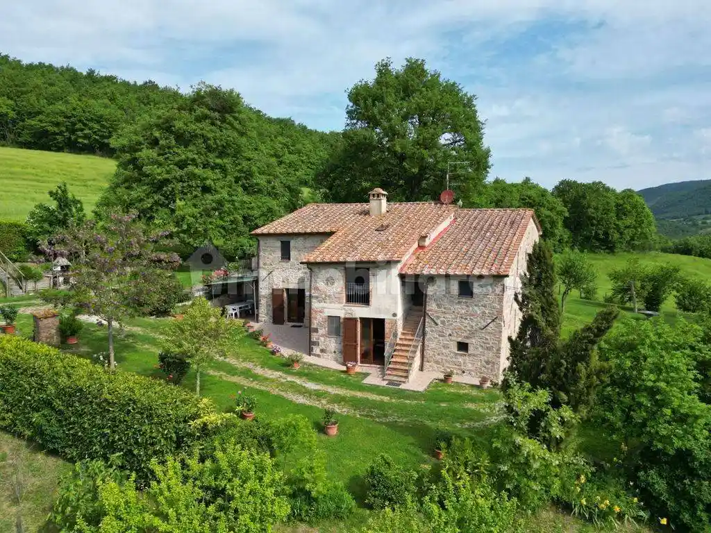 Rustico - Casale in vendita a Radicofani