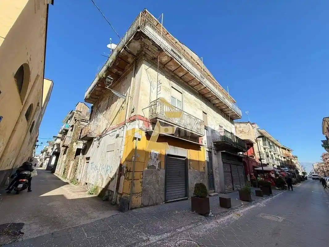 Palazzo - Edificio in vendita a Acerra