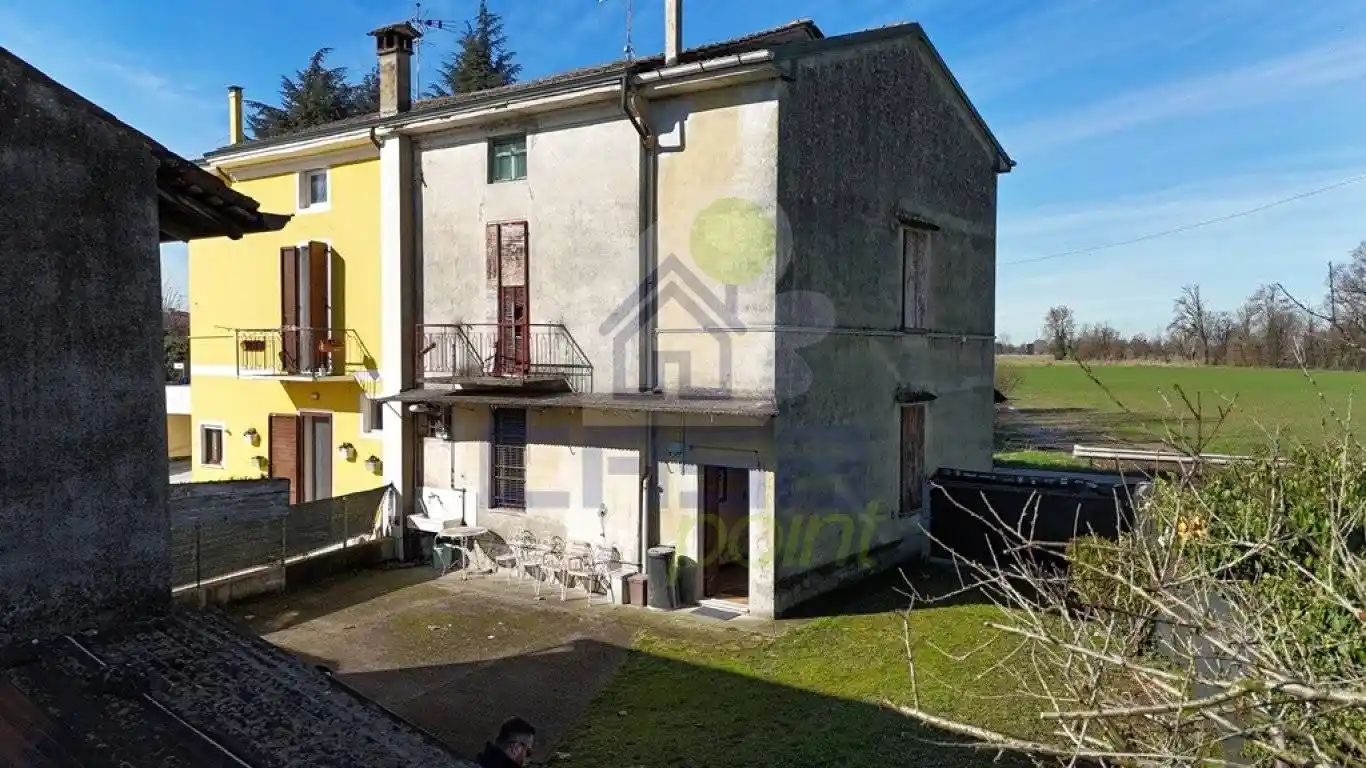 Casa indipendente in vendita a Cremona