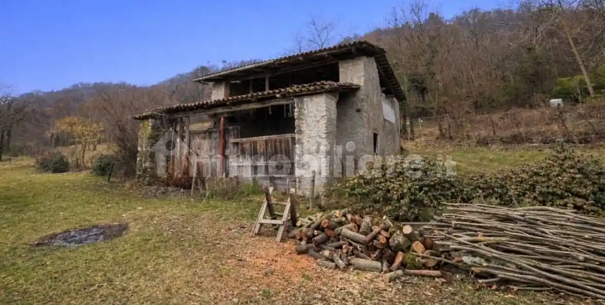 Rustico - Casale in vendita a Schio