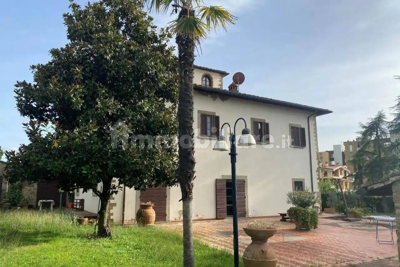 Villa in vendita a Arezzo