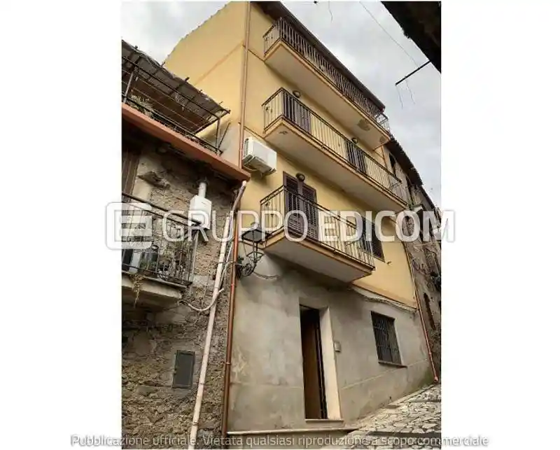 Appartamento in vendita a Fiumedinisi