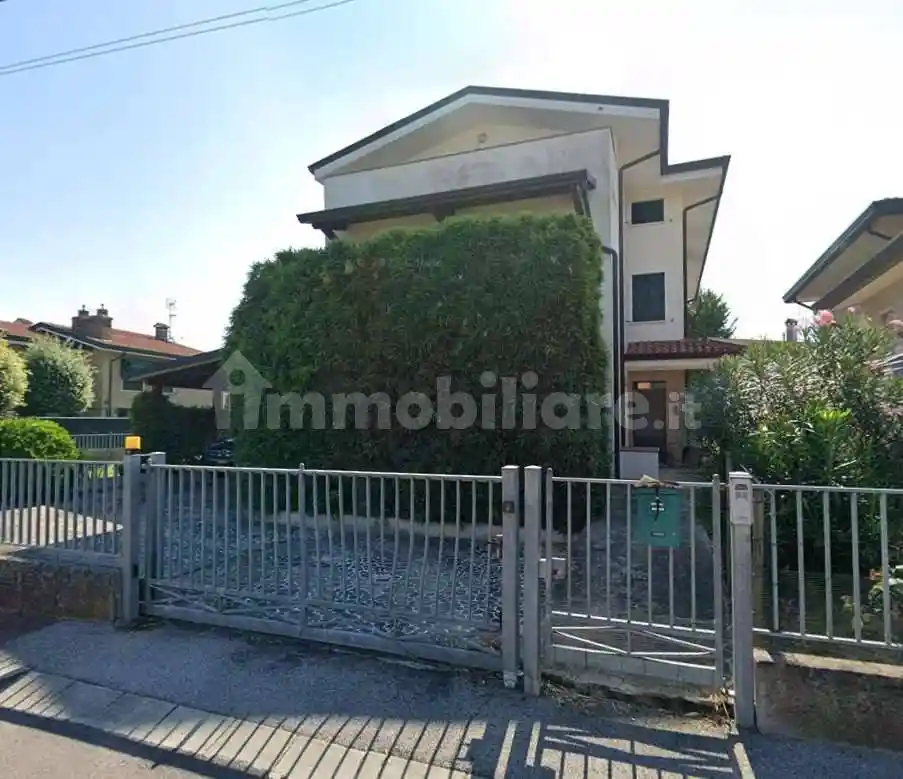 Casa indipendente in vendita a Selvazzano Dentro