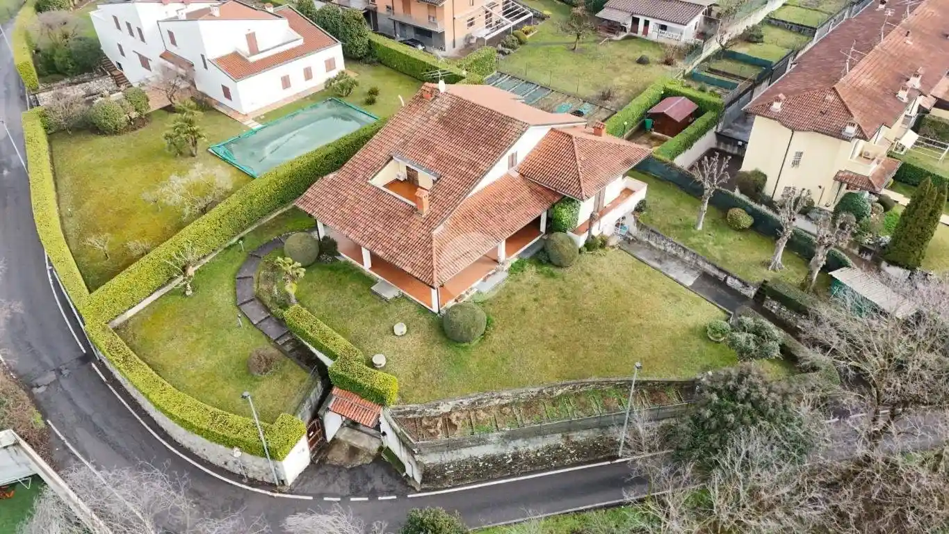 Villa in vendita a Paratico