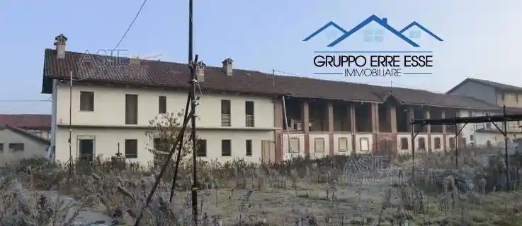 Rustico - Casale in vendita a Bra