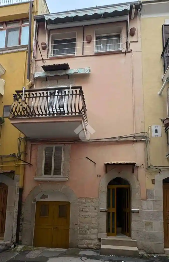 Palazzo - Edificio in vendita a Barletta