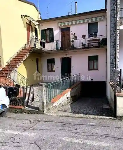 Appartamento in vendita a Bucine