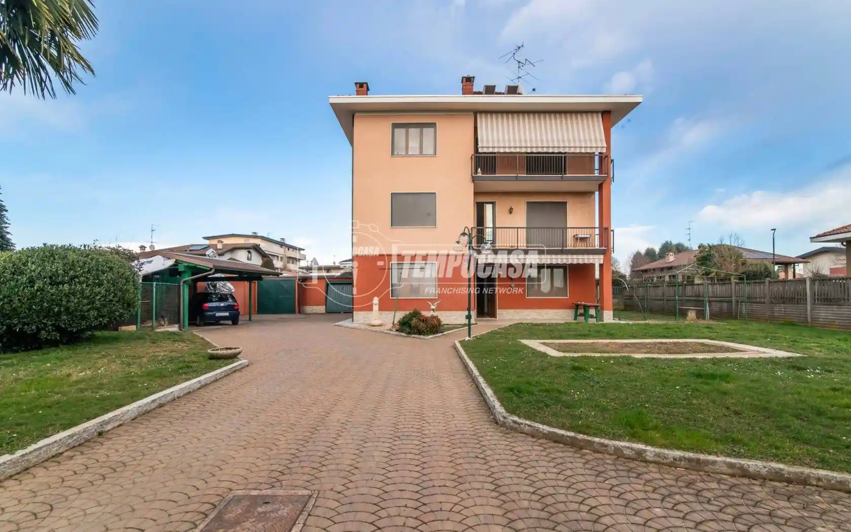 Appartamento in vendita a Limido Comasco