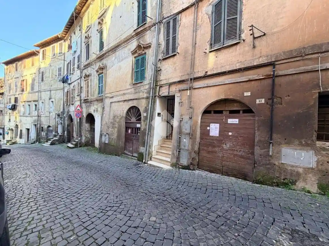 Appartamento in vendita a Cave