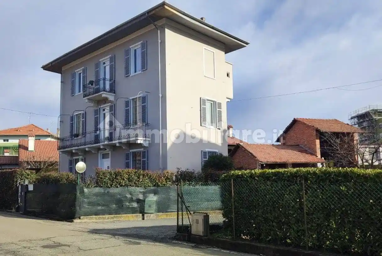 Casa indipendente in vendita a Cossato