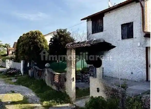 Casa indipendente in vendita a Jolanda di Savoia