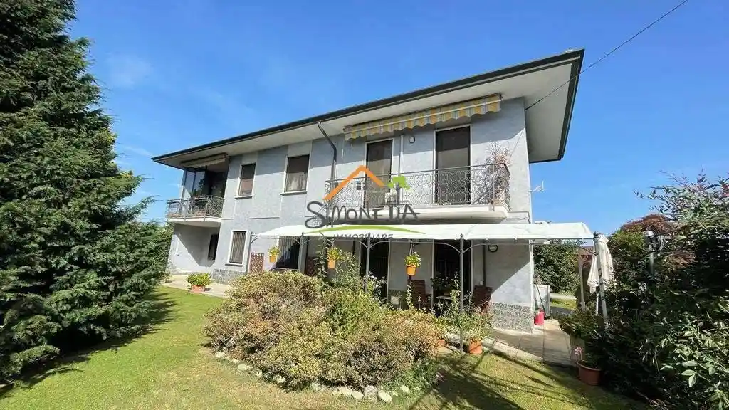 Villa in vendita a Oleggio