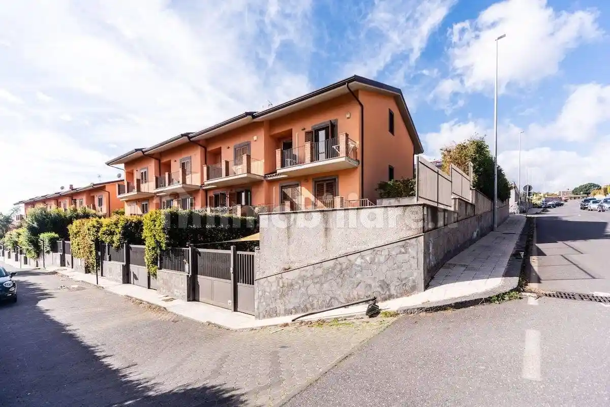 Villetta a schiera in vendita a Catania