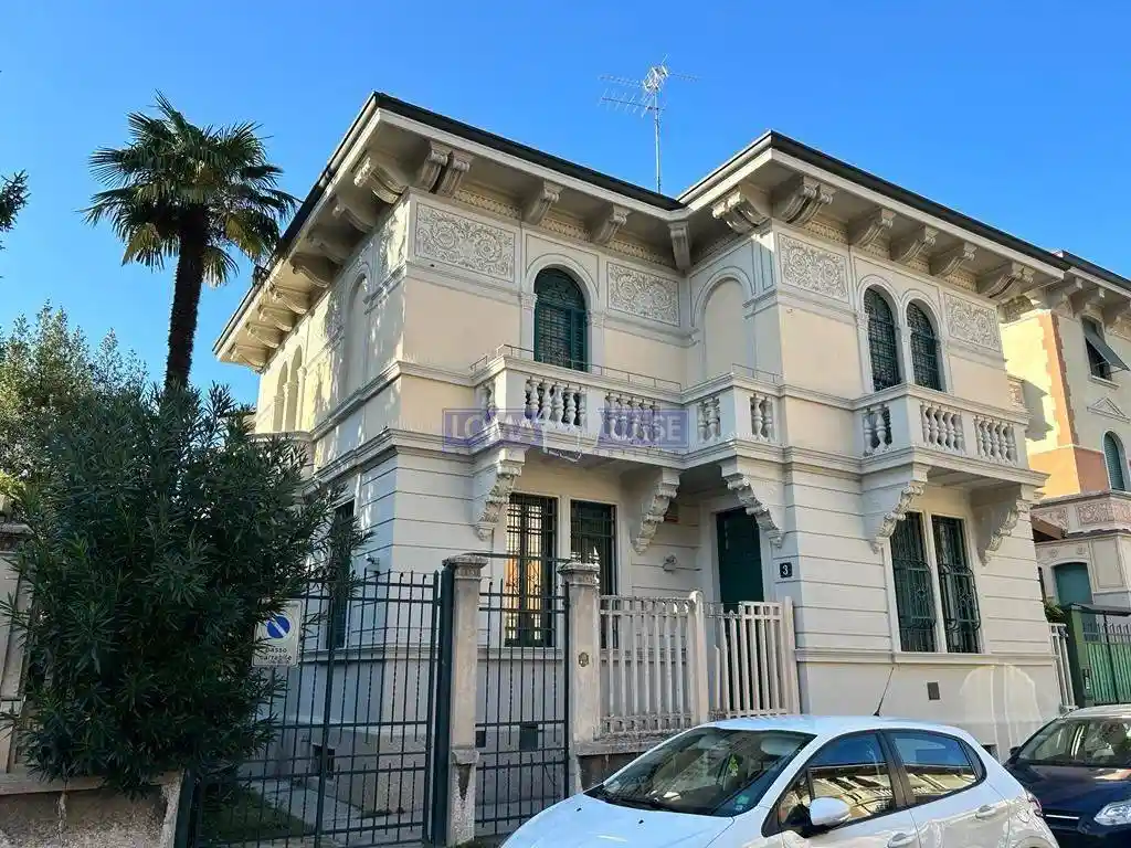 Villa in vendita a Milano