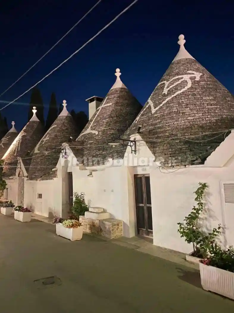Palazzo - Edificio in vendita a Alberobello