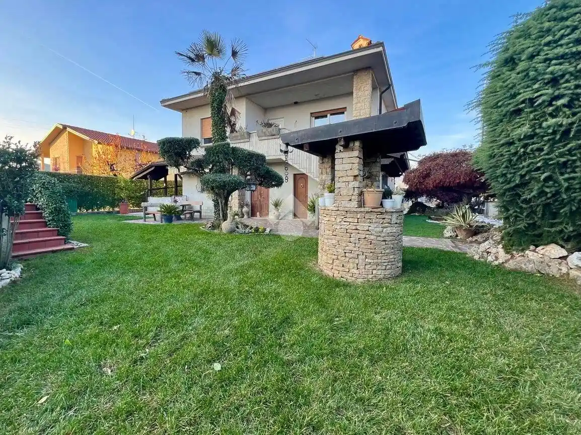 Villa in vendita a Bonate Sopra