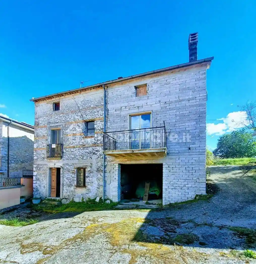 Villa in vendita a Posta Fibreno