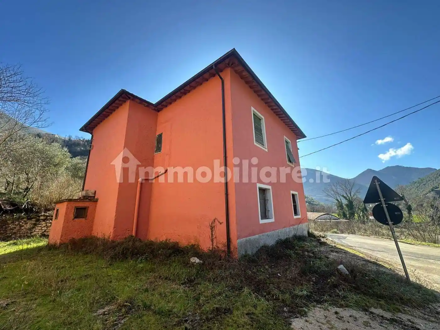 Villa in vendita a Ferentillo