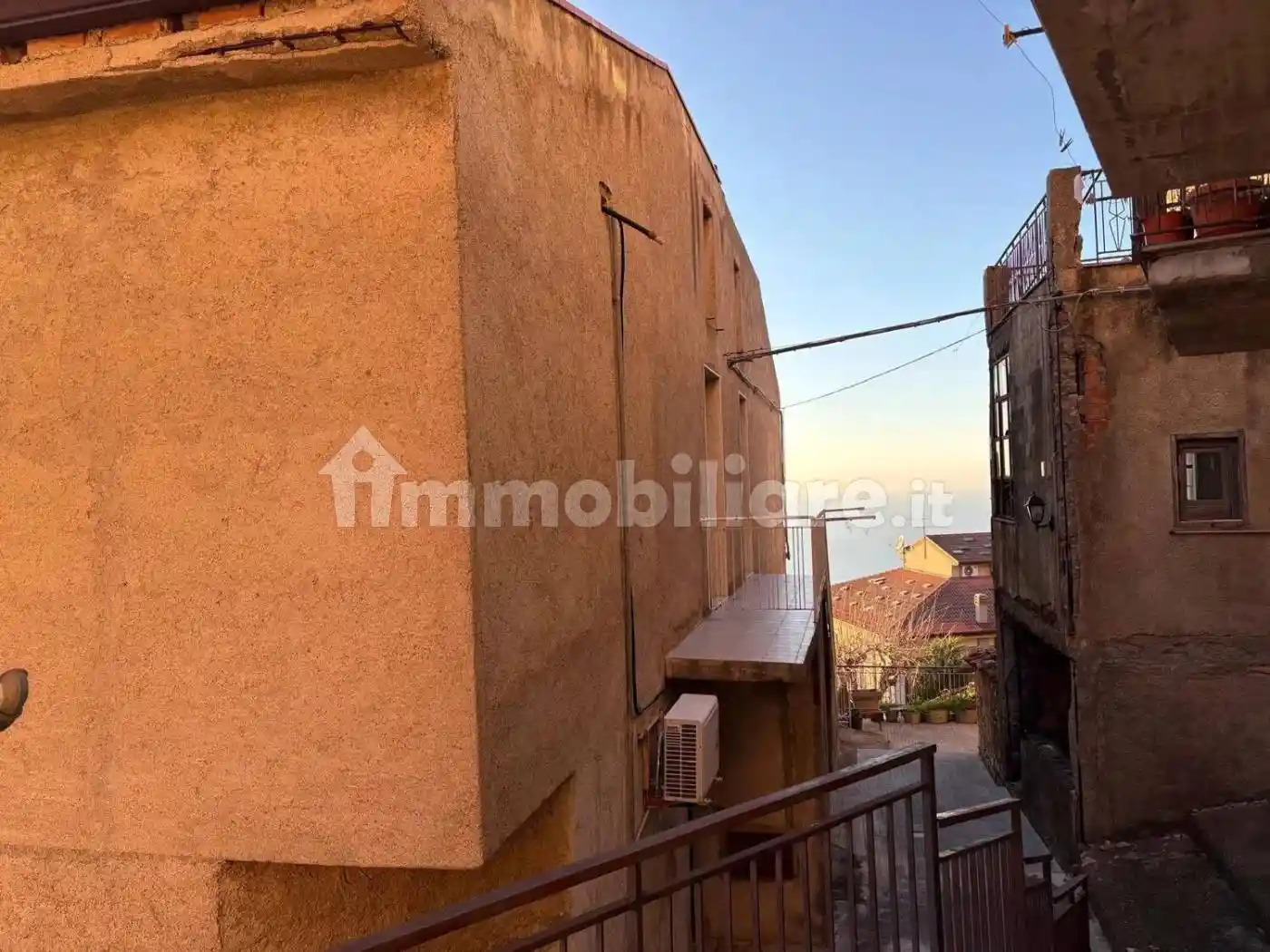 Palazzo - Edificio in vendita a San Marco d'Alunzio