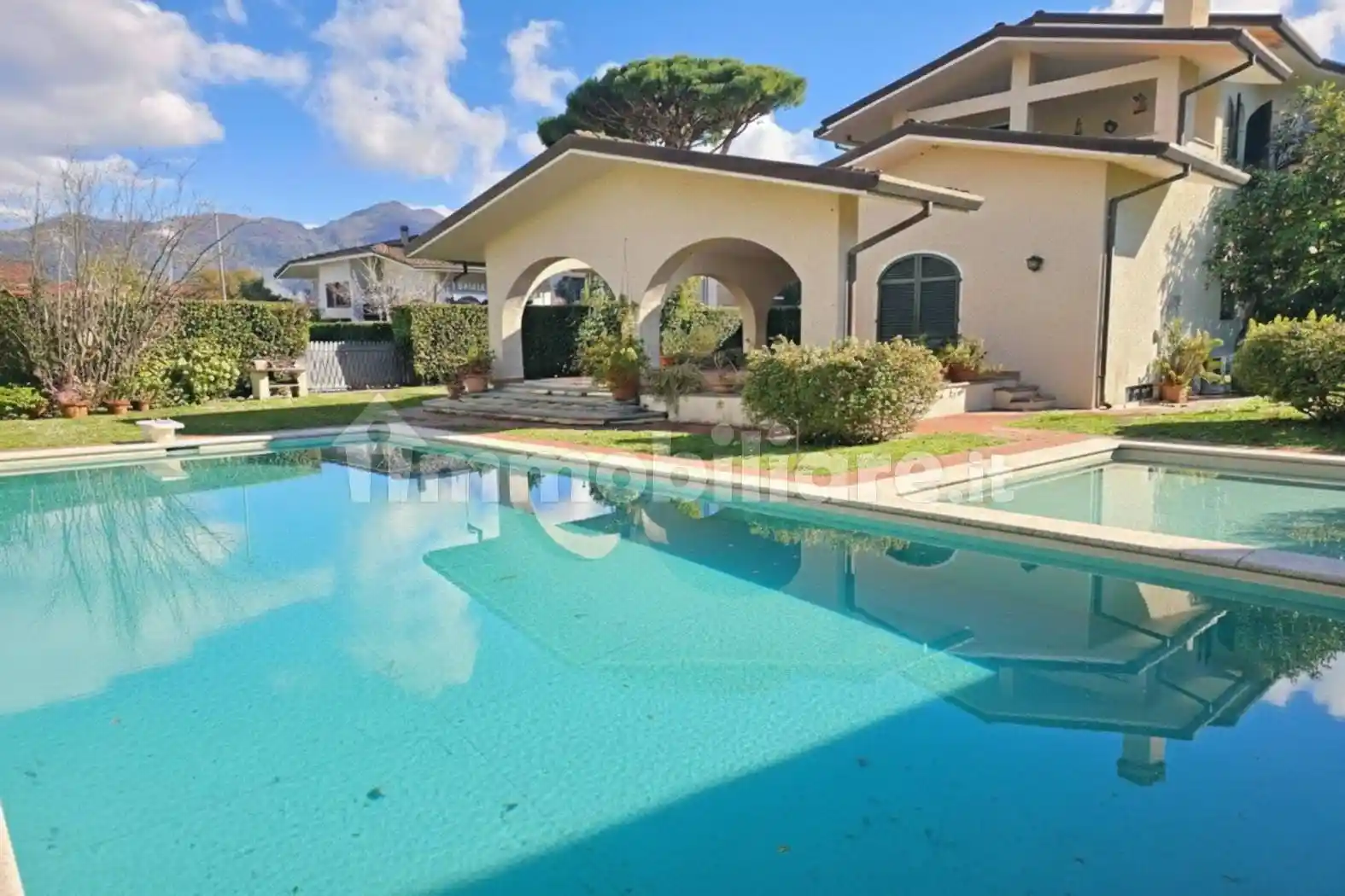 Villa in vendita a Forte dei Marmi