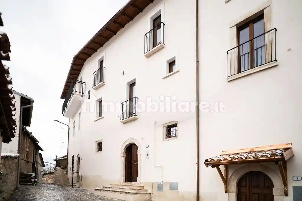 Casa indipendente in vendita a Lucoli