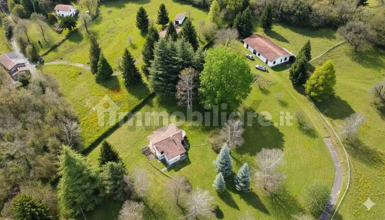 Casa indipendente in vendita a Solto Collina