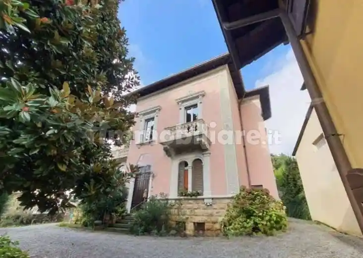 Casa indipendente in vendita a Scanzorosciate