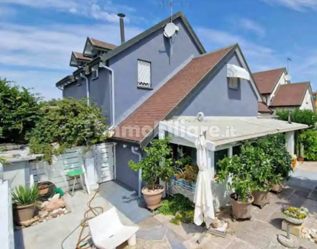 Villa in vendita a Motteggiana