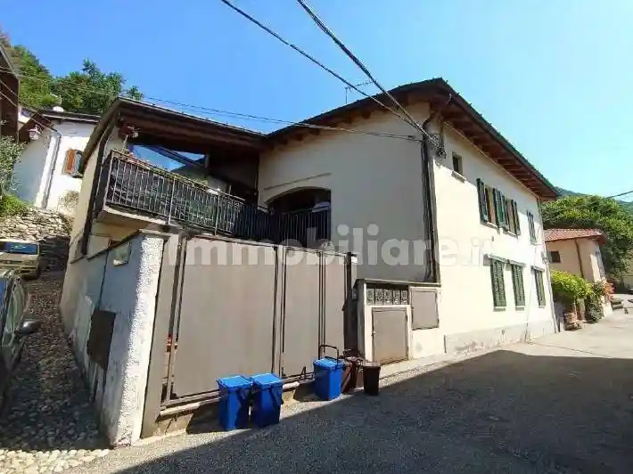 Appartamento in vendita a Casalzuigno