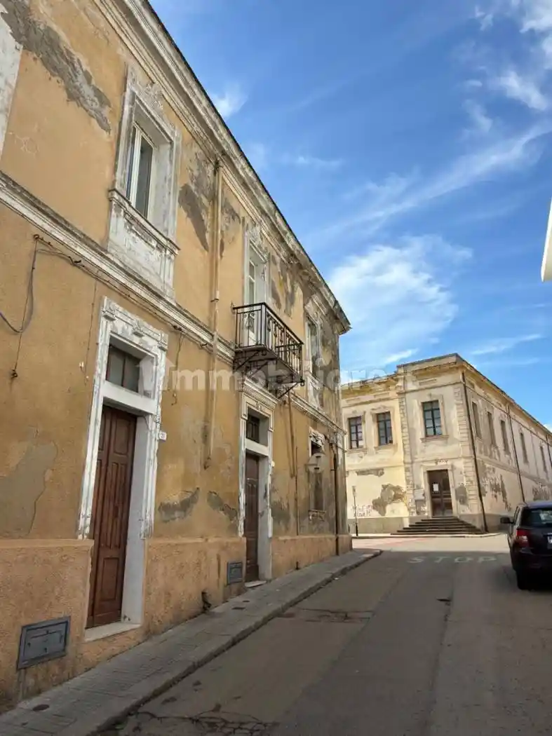 Palazzo - Edificio in vendita a Porto Torres