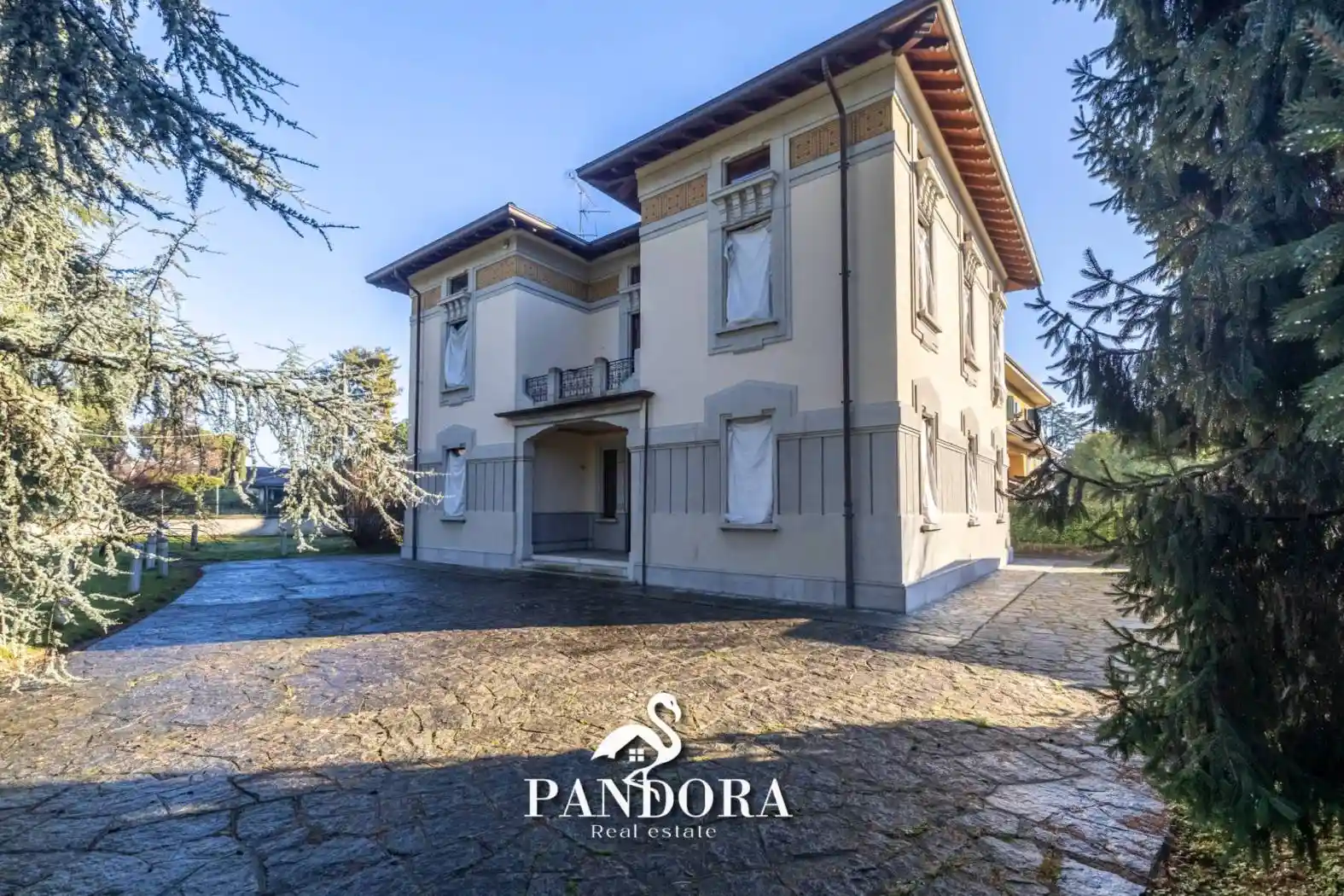 Villa in vendita a Jerago con Orago