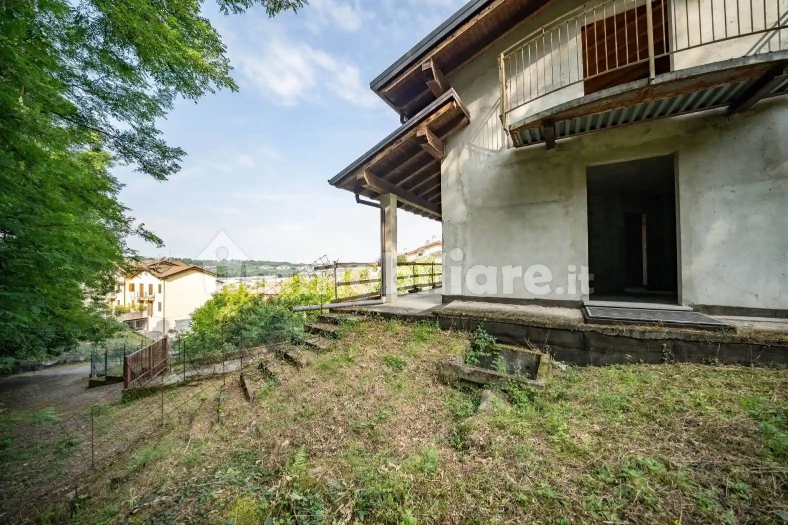 Villa in vendita a Dolzago