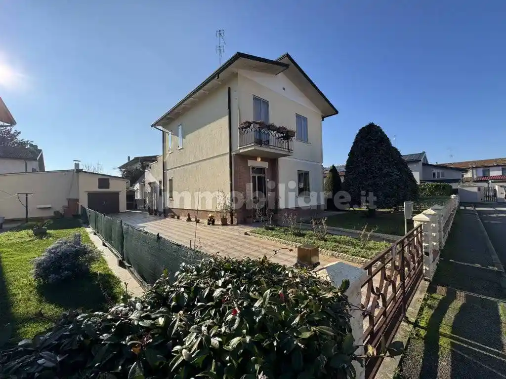 Casa indipendente in vendita a Lugo