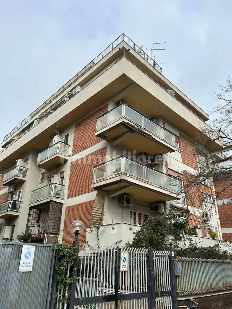 Appartamento in vendita a Roma