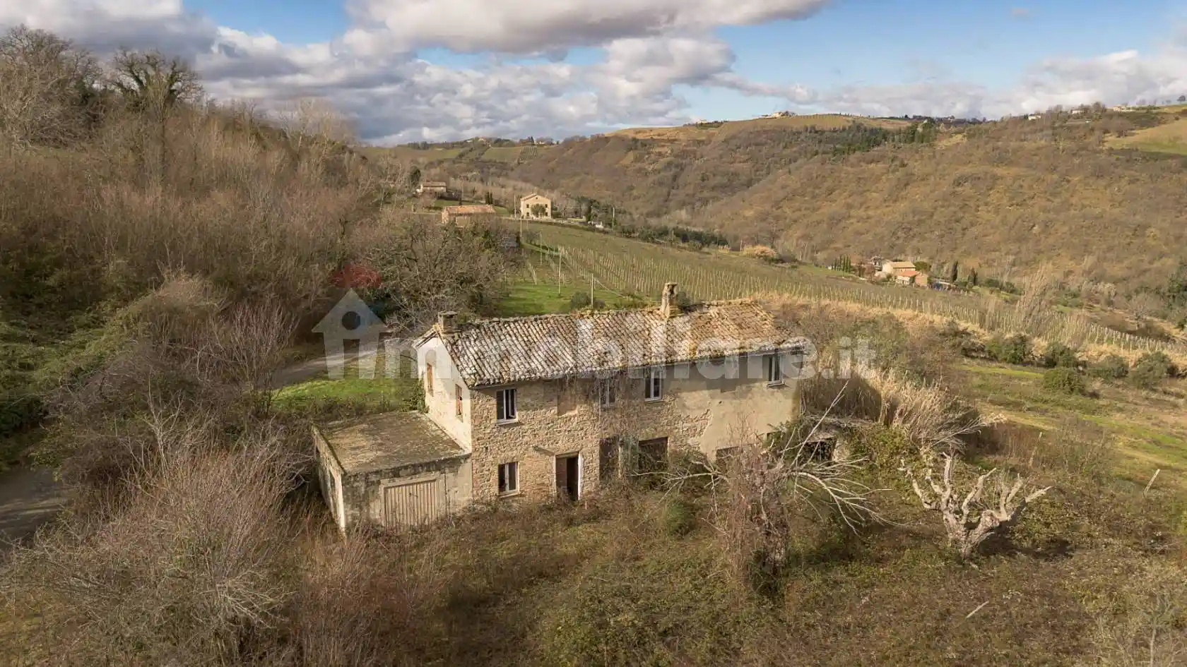 Rustico - Casale in vendita a Rosora