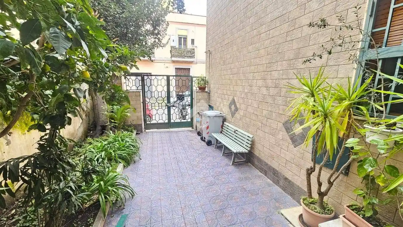 Appartamento in vendita a Napoli