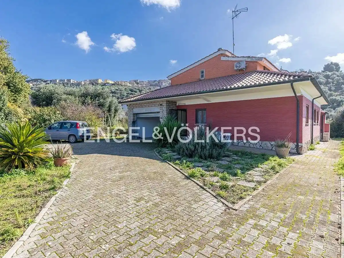 Villa in vendita a Tivoli