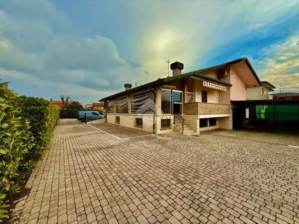 Villa in vendita a Veggiano